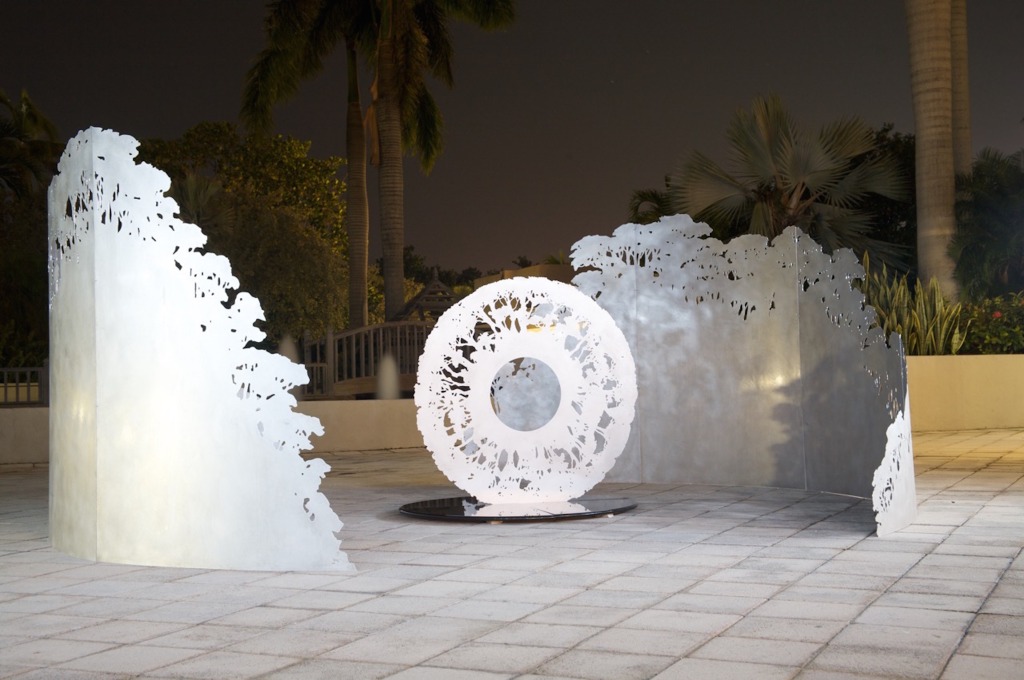 Jorge Cavelier.Monumental Sculpture. Labyrinth